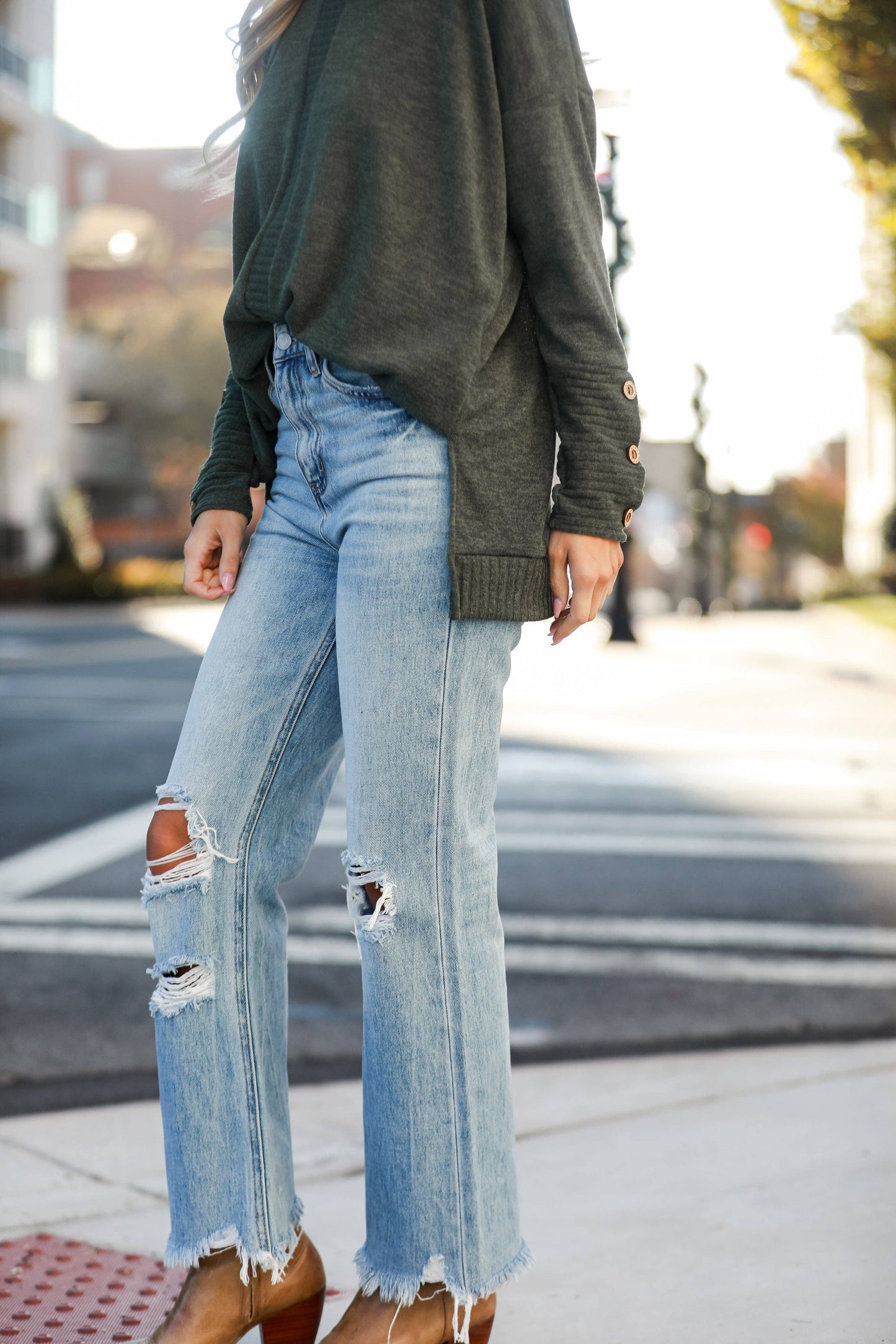 Crystal Medium Wash 90s Vintage Distressed Flare Jeans: Medium Wash / 27