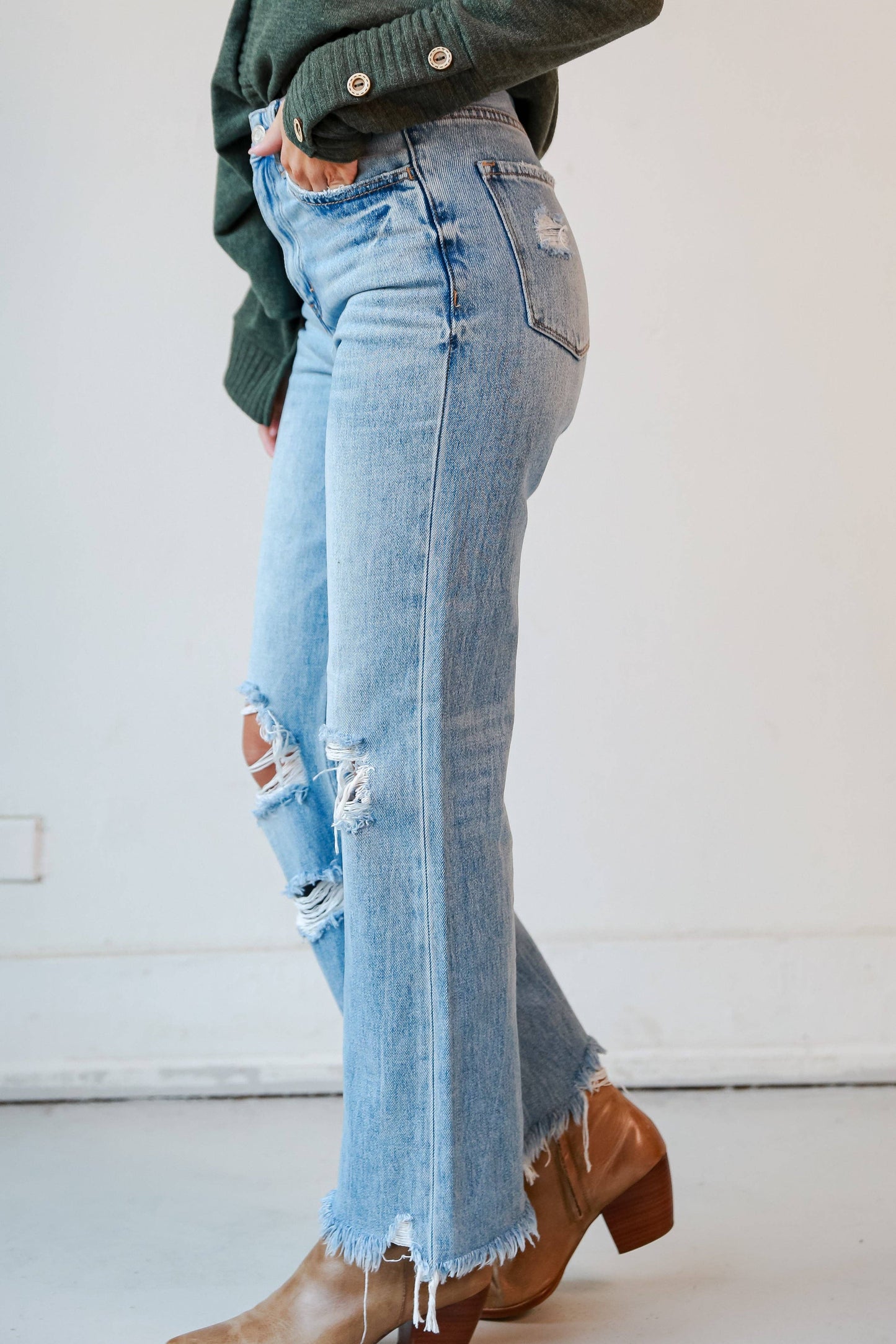 Crystal Medium Wash 90s Vintage Distressed Flare Jeans: Medium Wash / 27