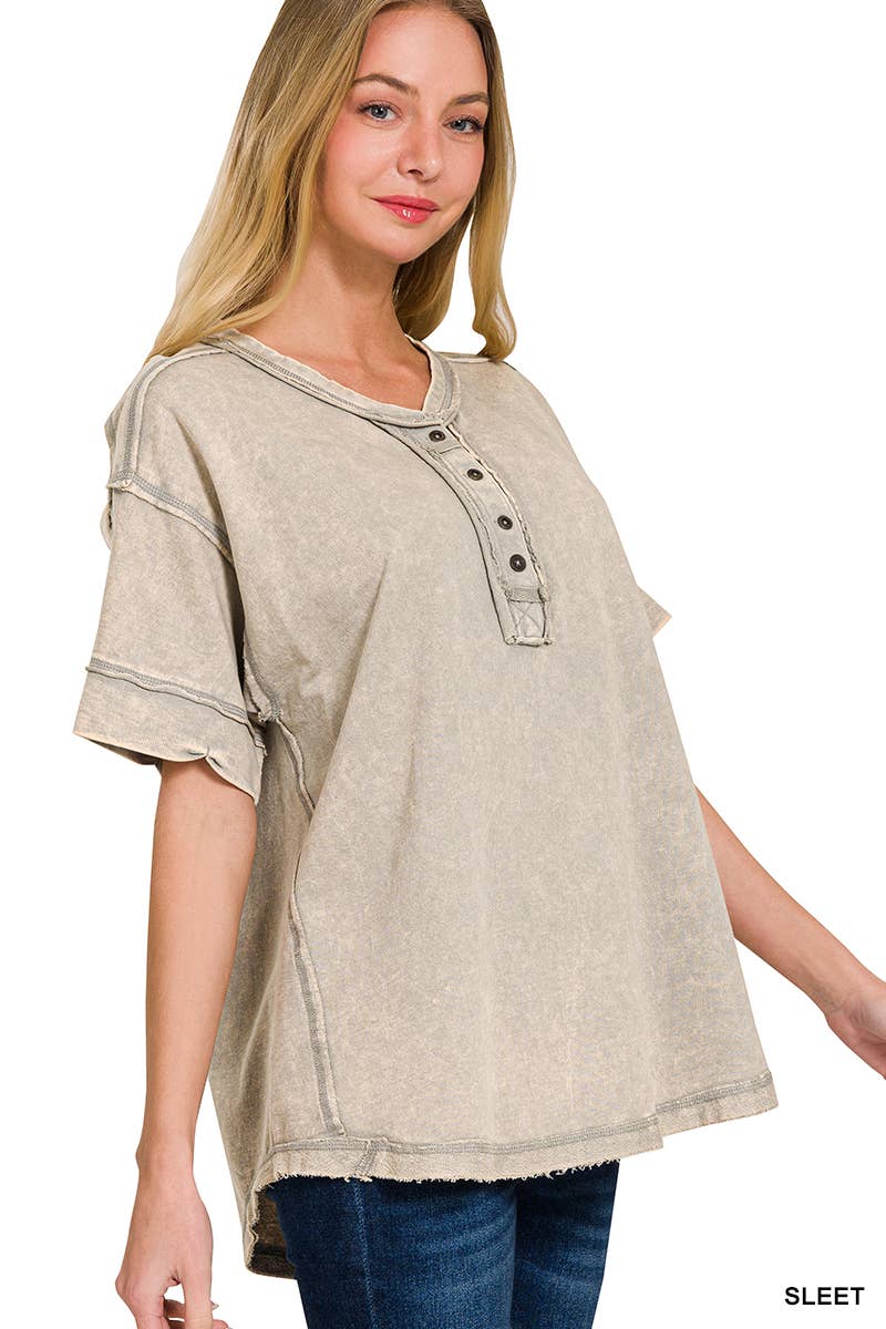 `".Washed Raw Edge Detailed Button Closure Top: RUST-168213 / S