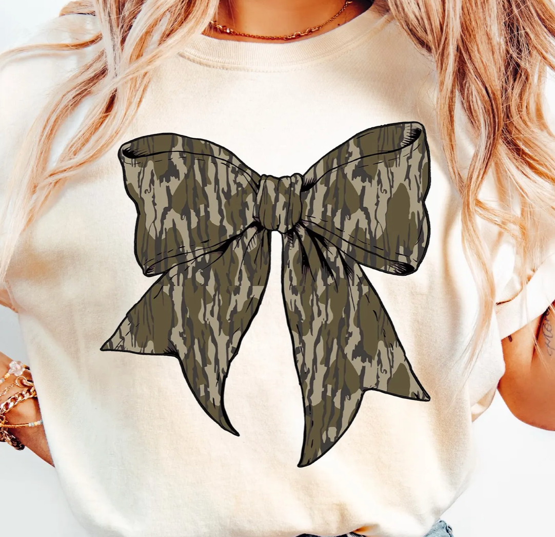 Camquette Bow Womens T-shirt : L