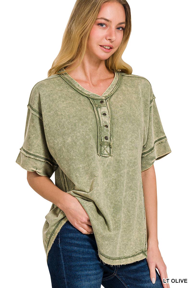 `".Washed Raw Edge Detailed Button Closure Top: RUST-168213 / L