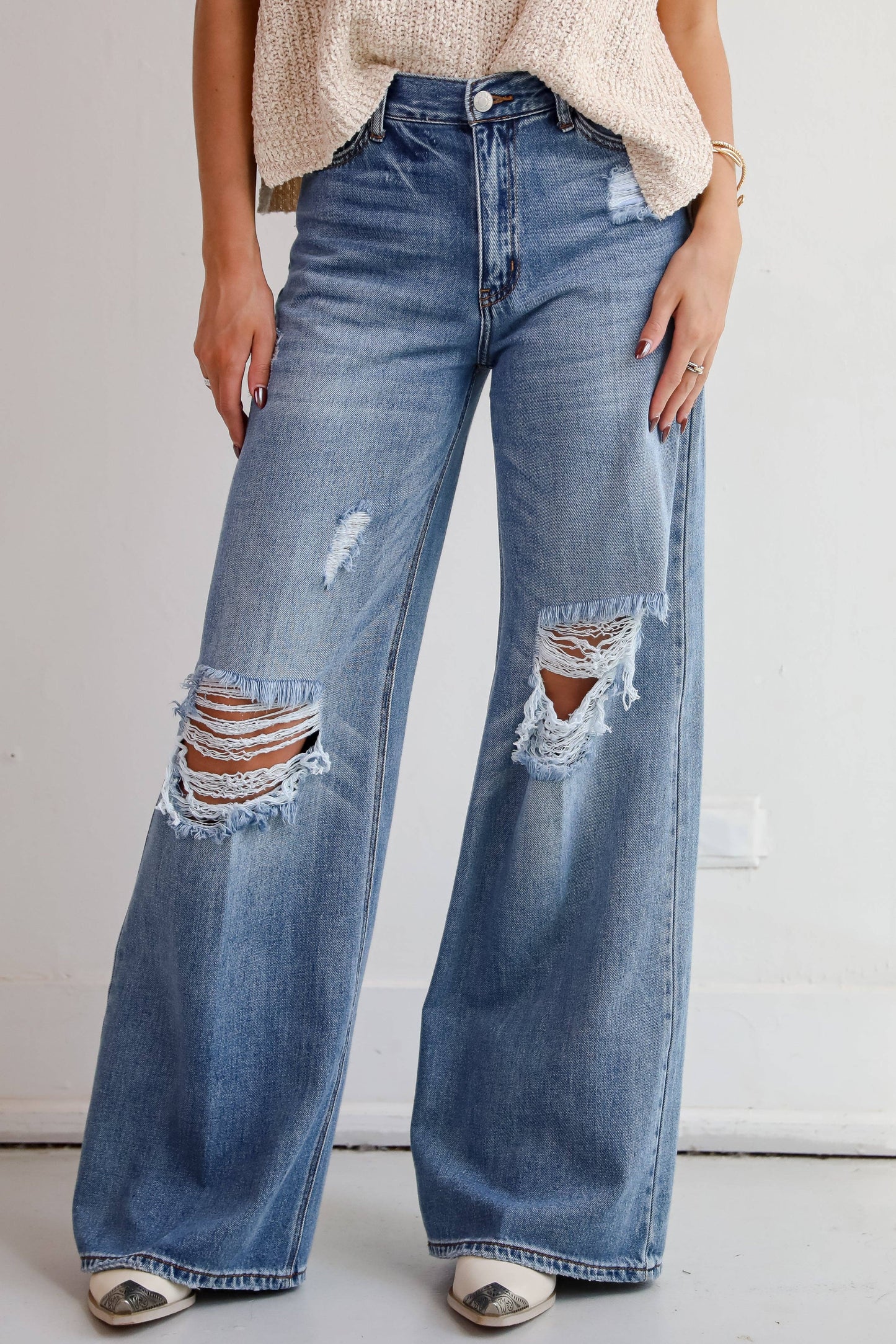 Lennon Medium Wash Distressed Wide Leg Jeans: Medium Wash / 11