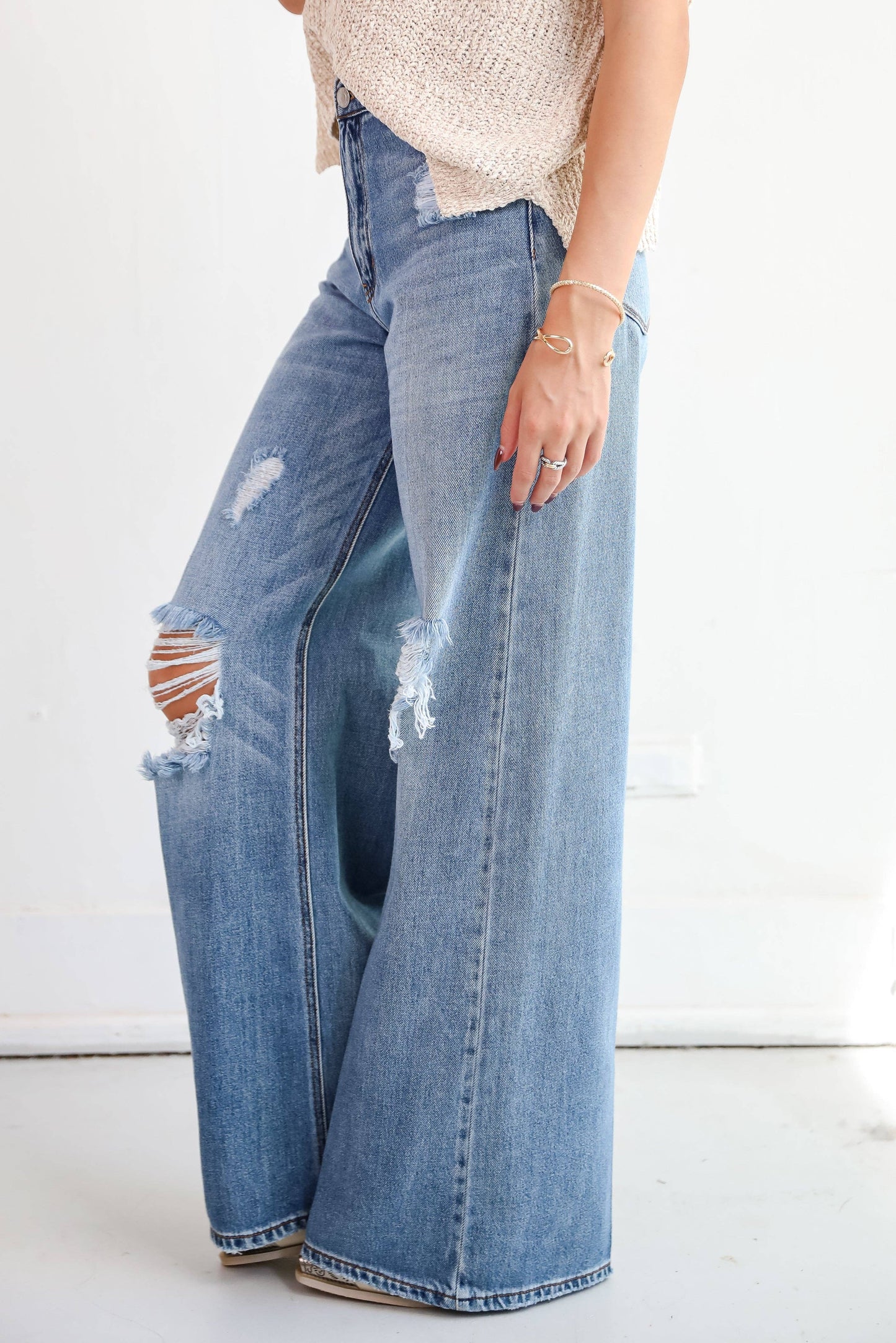 Lennon Medium Wash Distressed Wide Leg Jeans: Medium Wash / 5